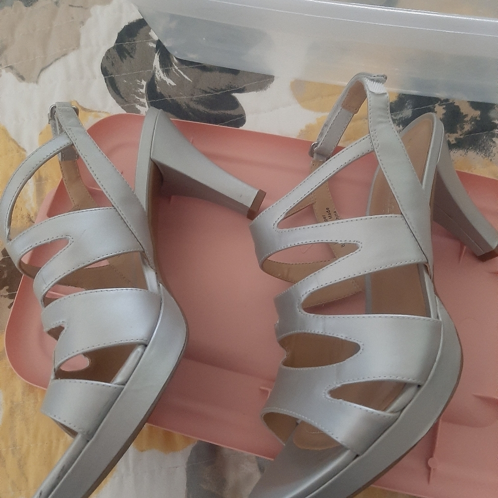 Shoes - Picture 2 of 5